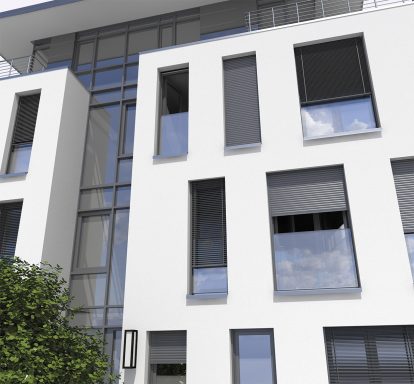 Absturzsichere Verglasung mit Rollladen